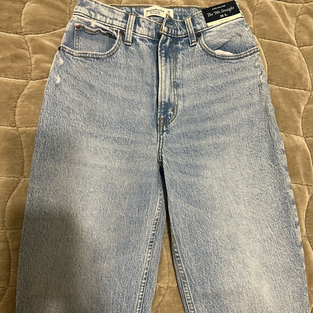 NWT Abercrombie 90s Straight Jeans